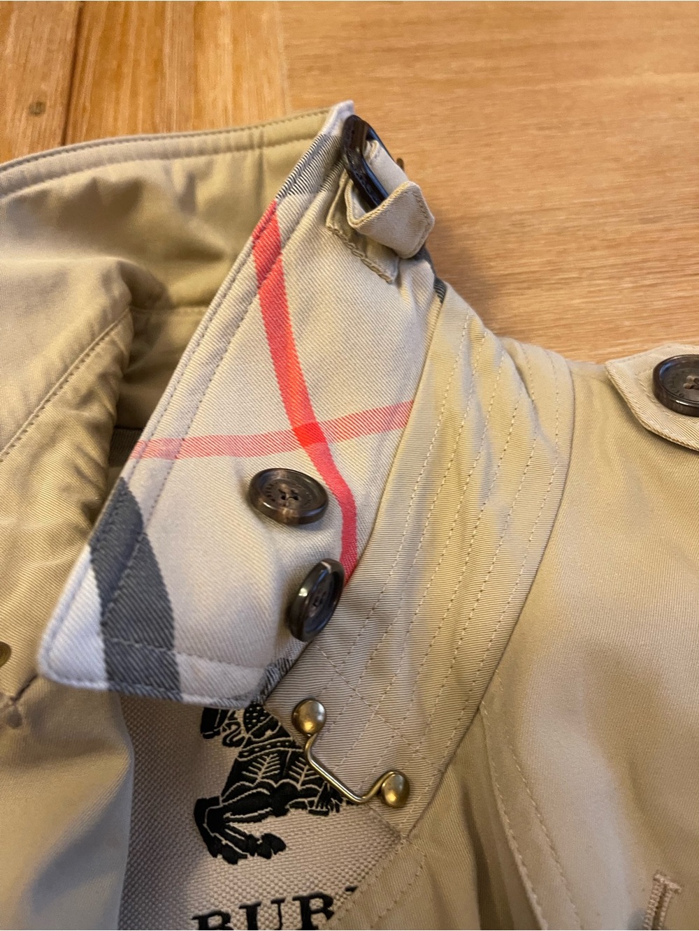 Authentic Burberry Beige Double-Breasted Trench Coat - Picture 6 of 14